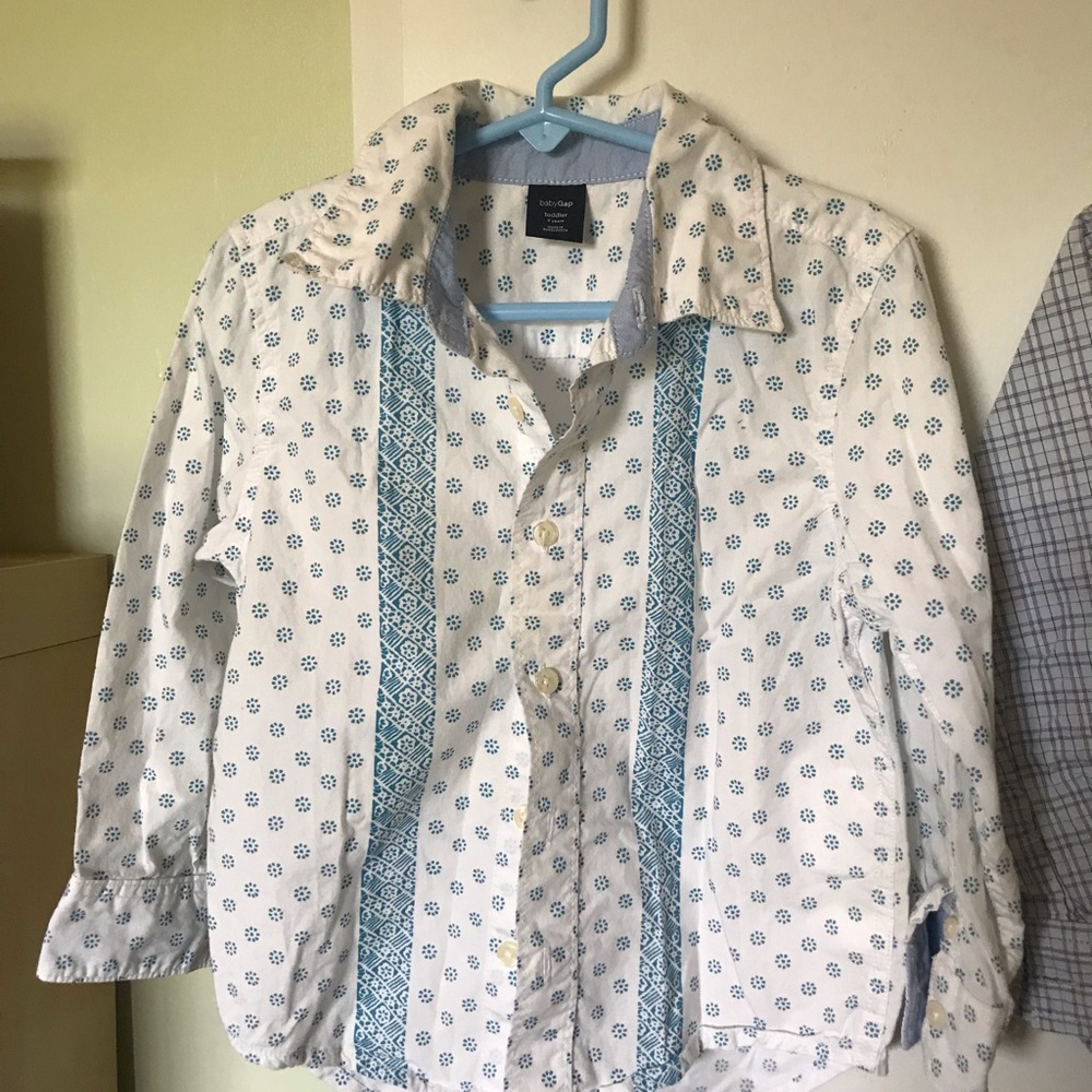 Gap button down shirt